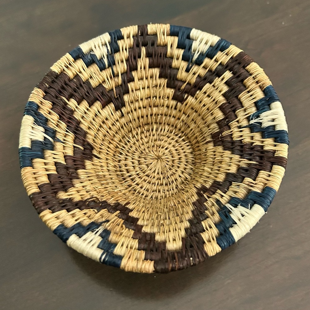Handwoven Star Pattern Basket Bowl